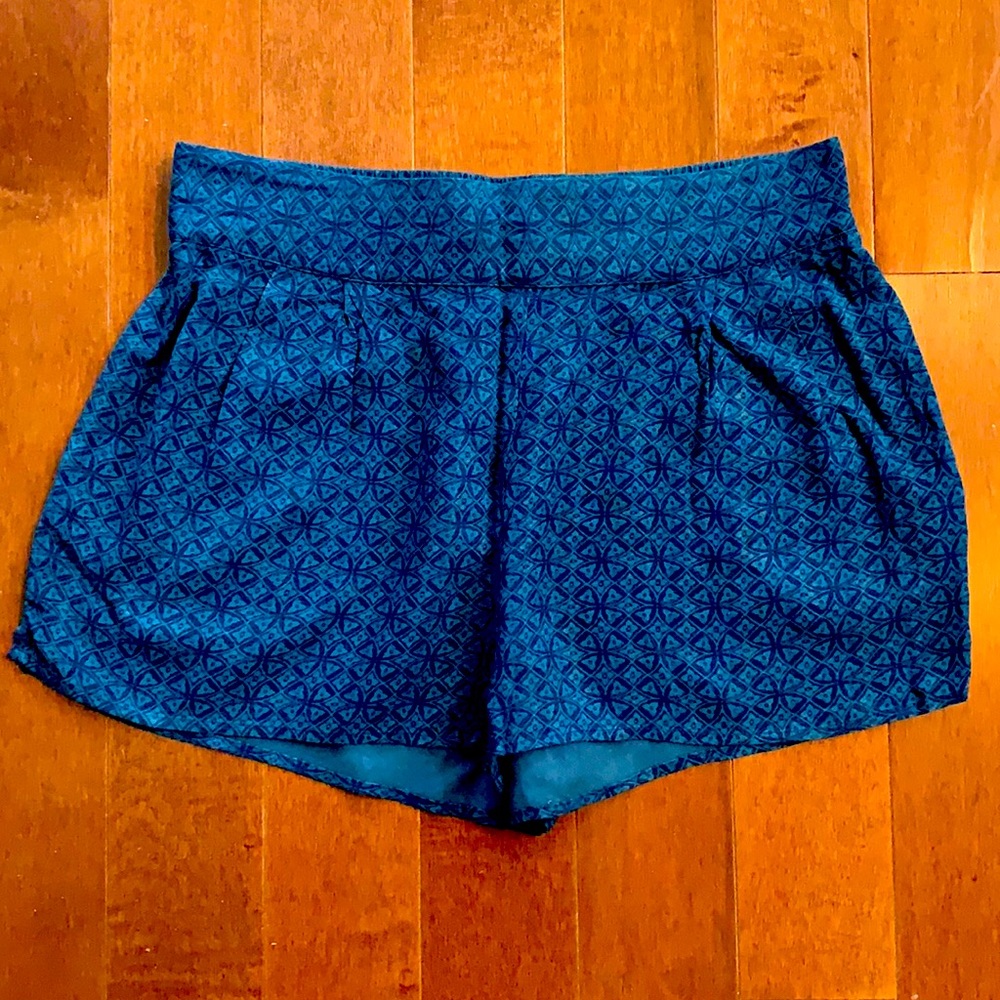 Ecote blue patterned shorts